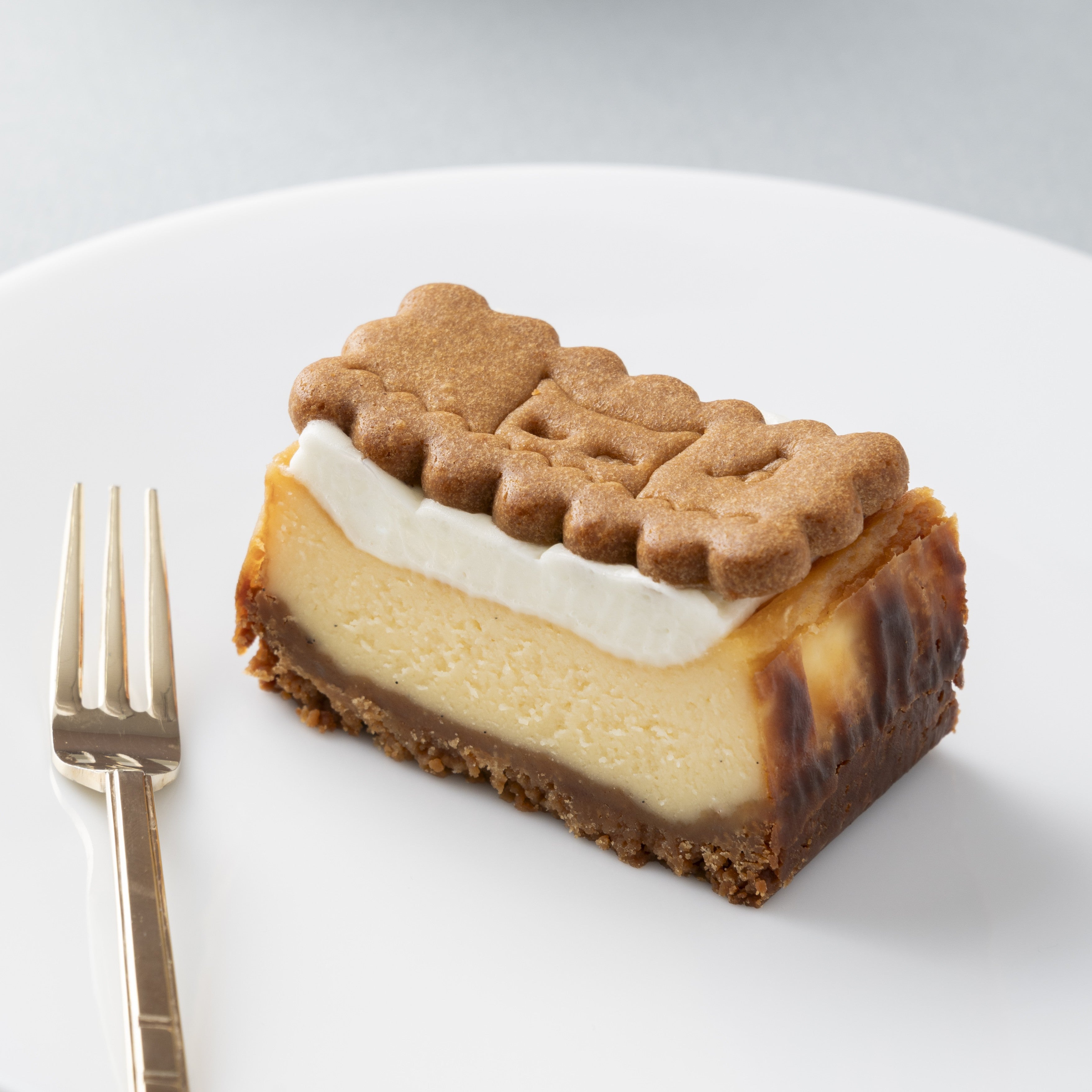 「季節のBISCAKE|リボン」 3カット入り<内訳>リボン 1カット /ねこ 1カット/リボン 1カット
