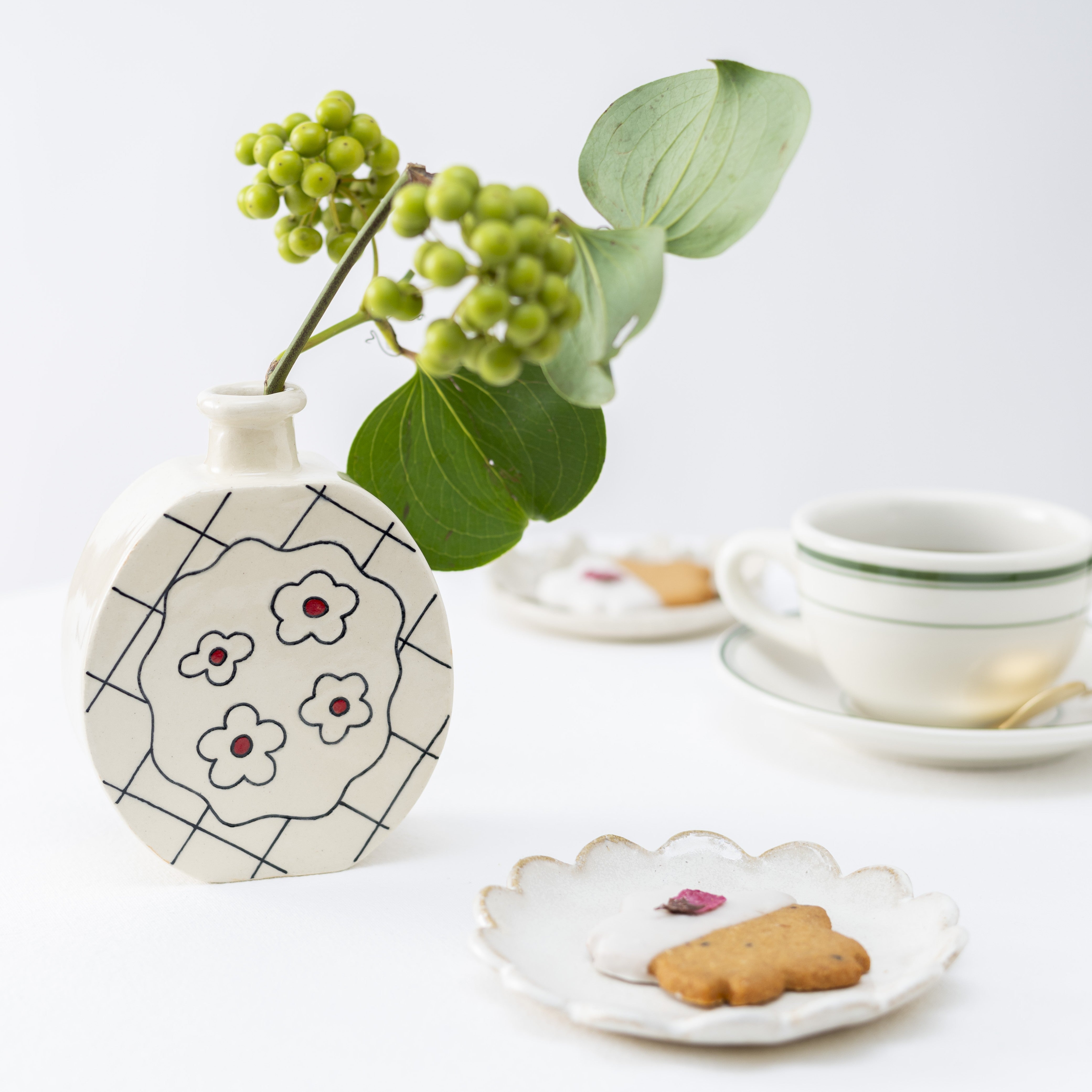 「コボレザクラ5枚 & お花の花器 丸型」