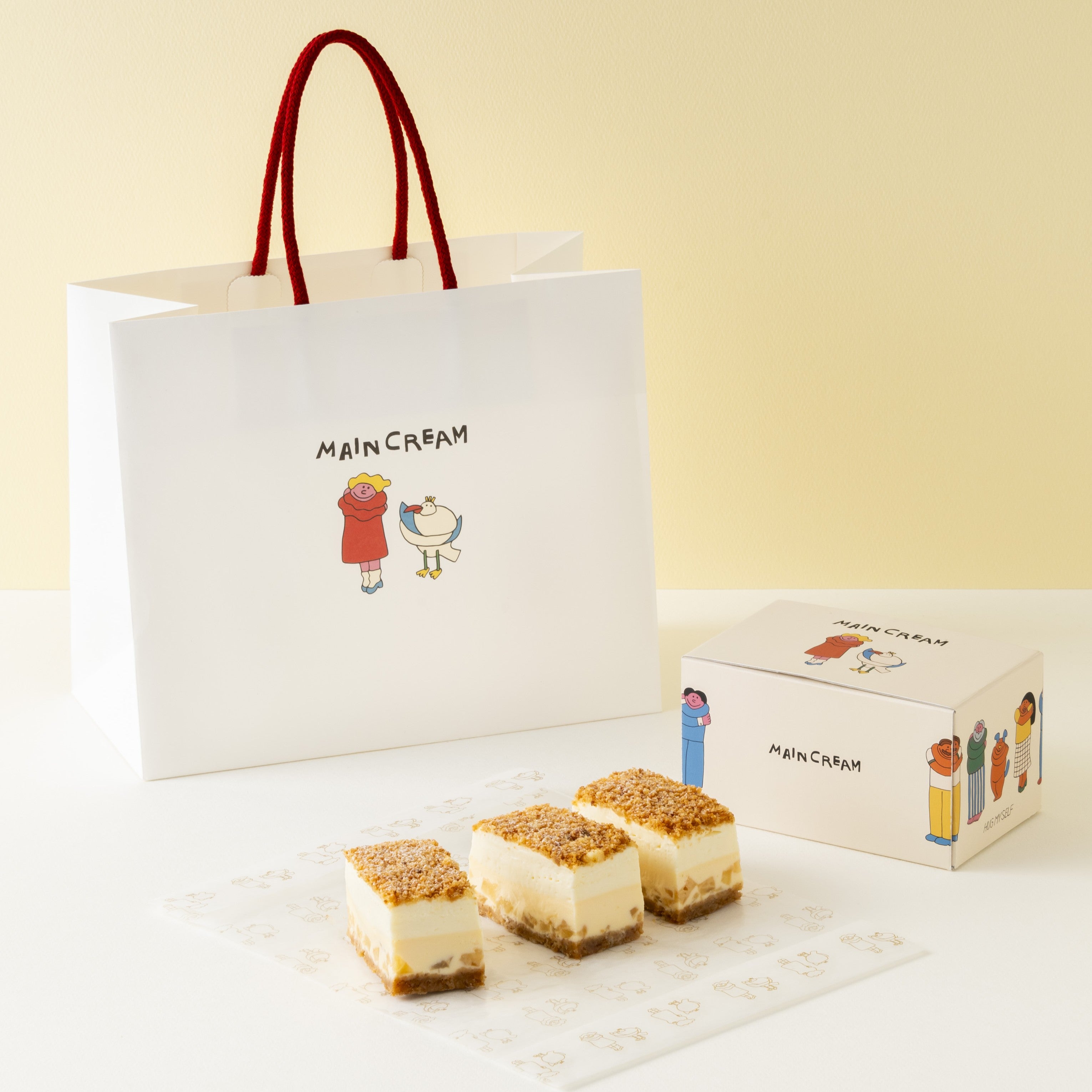 「MAIN CREAM CHEESE CAKE 3カット入り」(チーズケーキ)