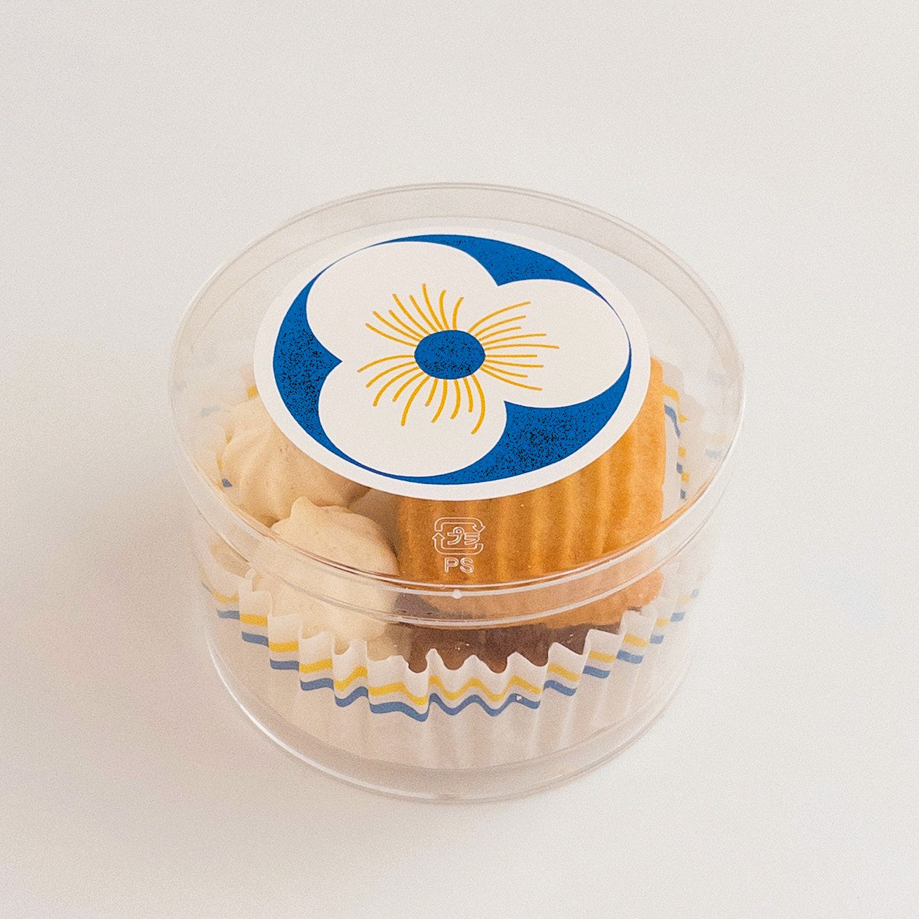 「チージィーポッシュミニョン」 & 「花咲く塩キャラメルサブレ5枚入り(キイロのコボレサク)」