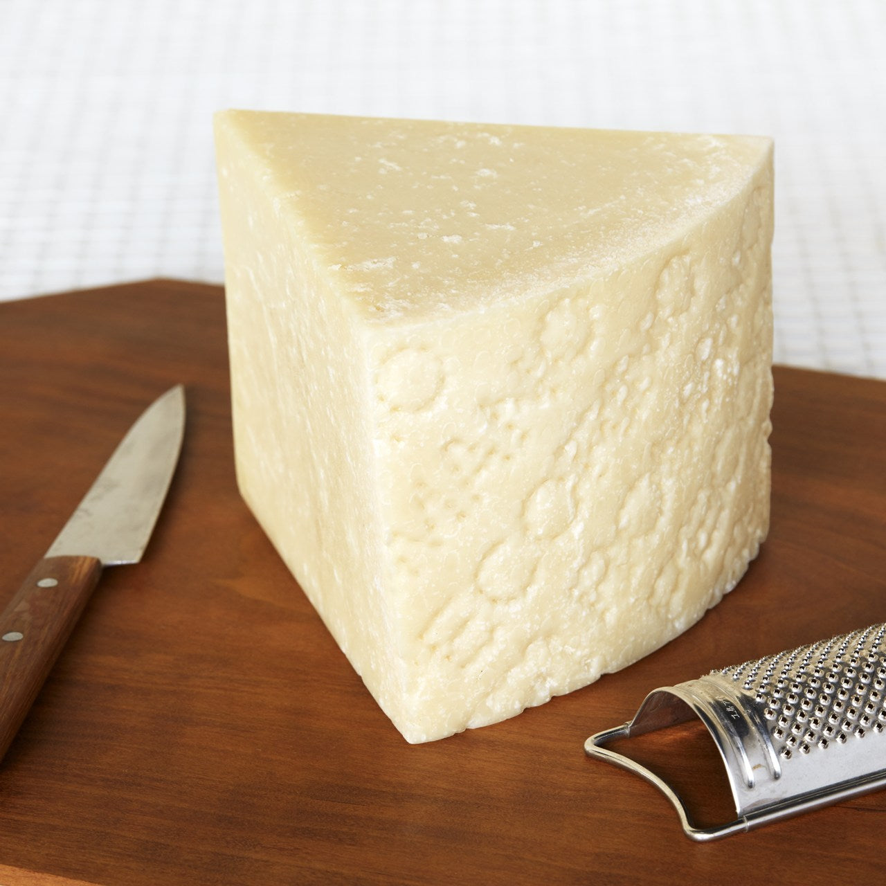 【春季限定】<br>「Cheesy Poche 紅白蛋白霜<br>草莓&檸檬」<br><br> 4/15(二) 8:00 ~ 販売<br>商品將會於4/18(四)前寄出