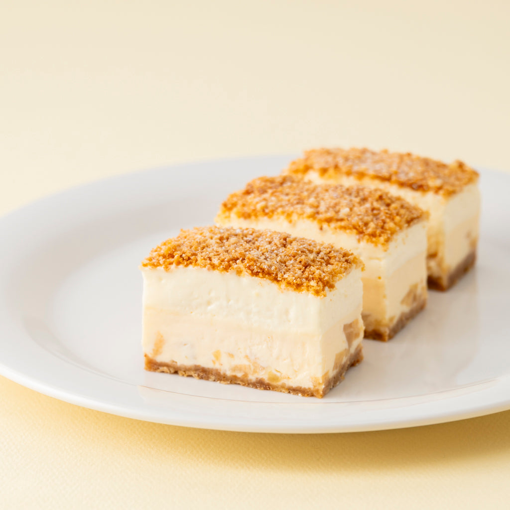 「MAIN CREAM CHEESE CAKE 3カット入り」(チーズケーキ)