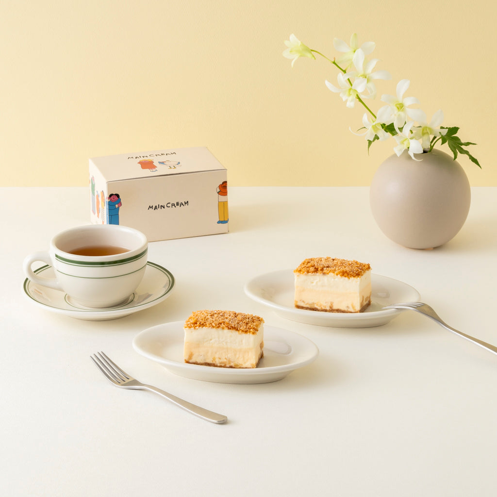 「MAIN CREAM CHEESE CAKE 3カット入り」(チーズケーキ)