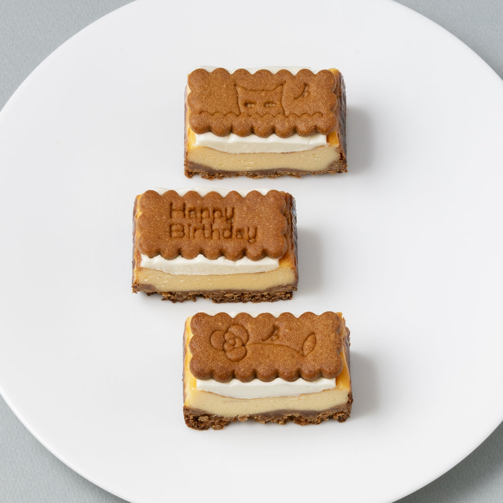 「Happy Birthday｜ 抱擁 3カット・BISCAKE 3カット」