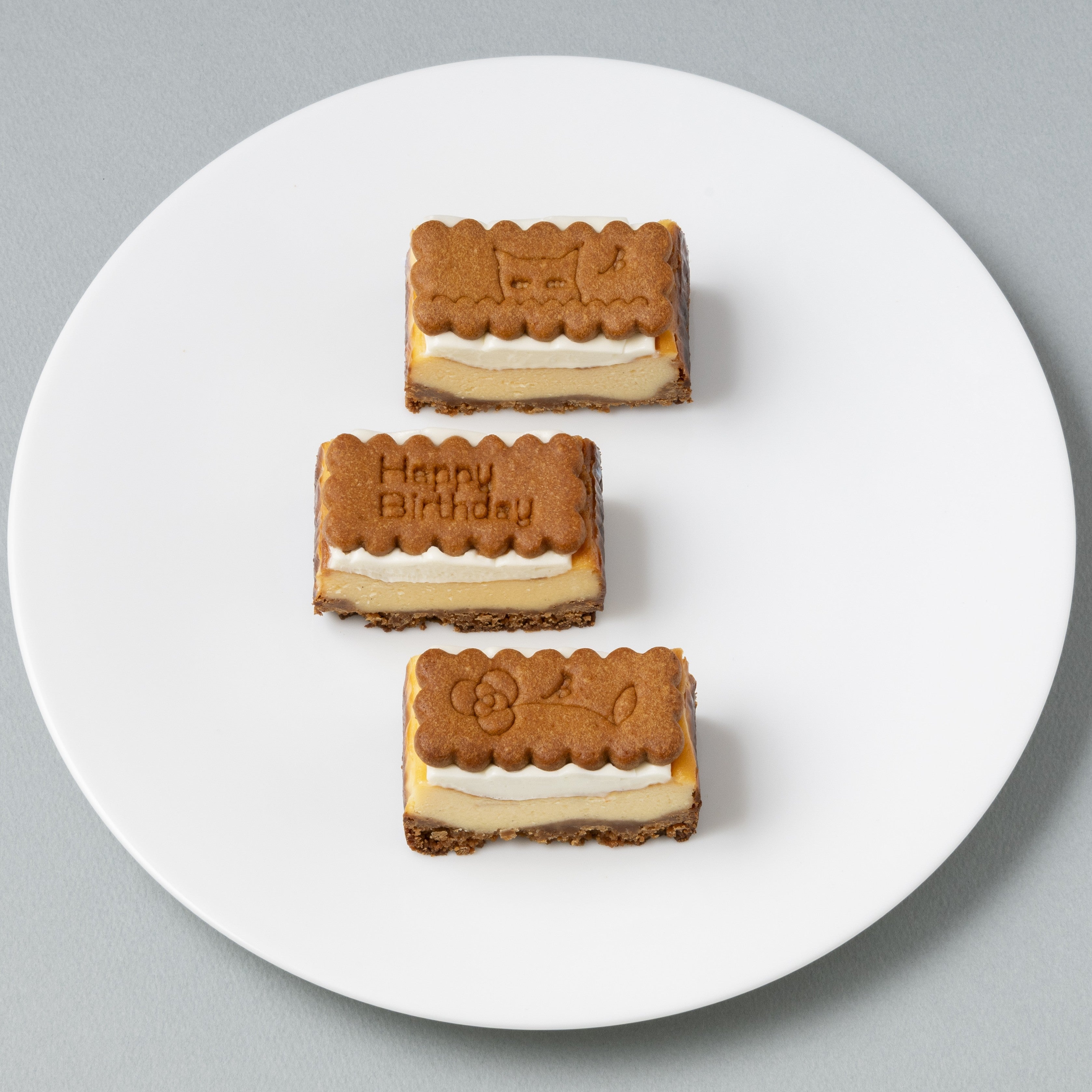 バースデーケーキ「BISCAKE I HappyBirthday 3カット入り」＜内訳