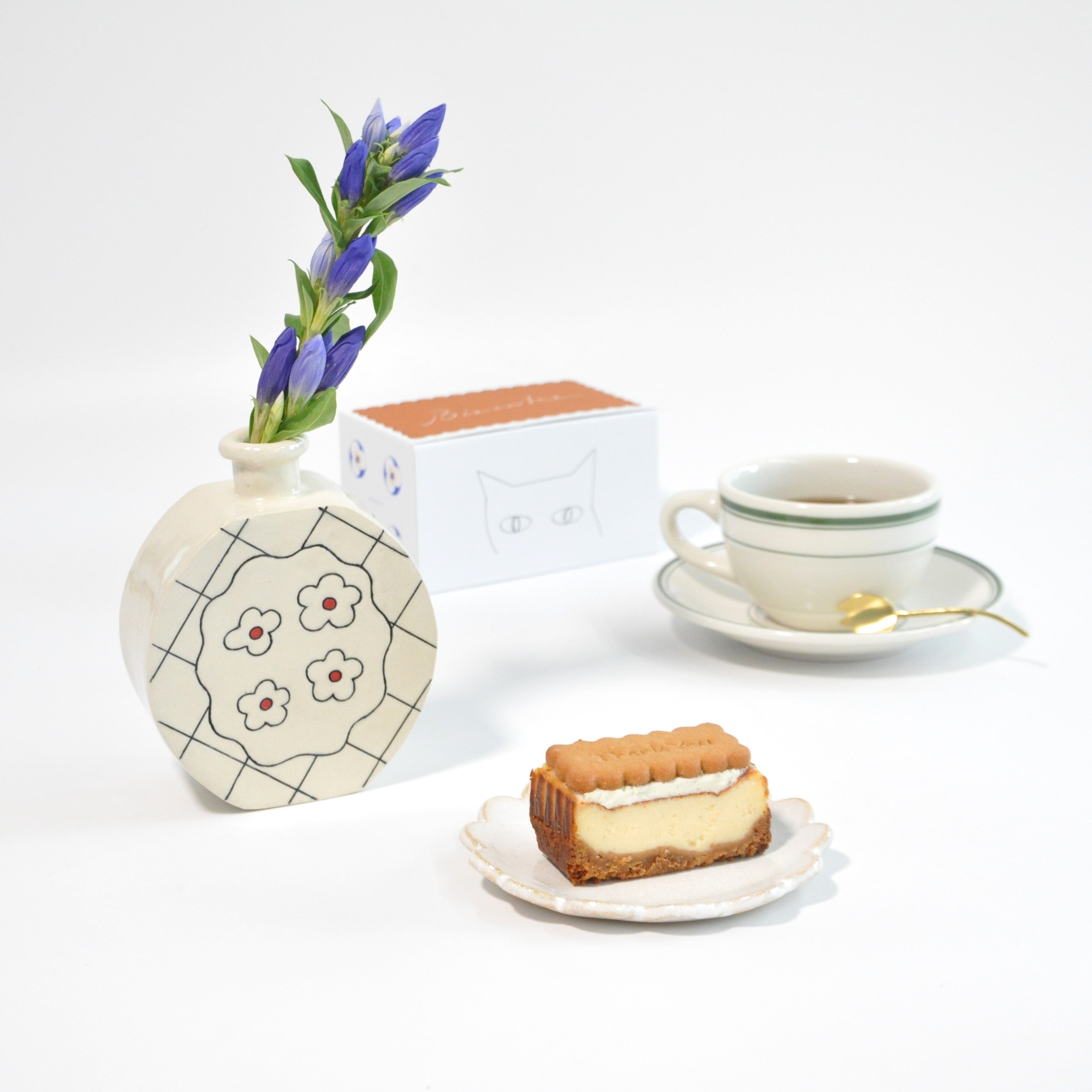 「BISCAKE ThankYou 3カット入り & お花の花器　丸型のギフトセット」