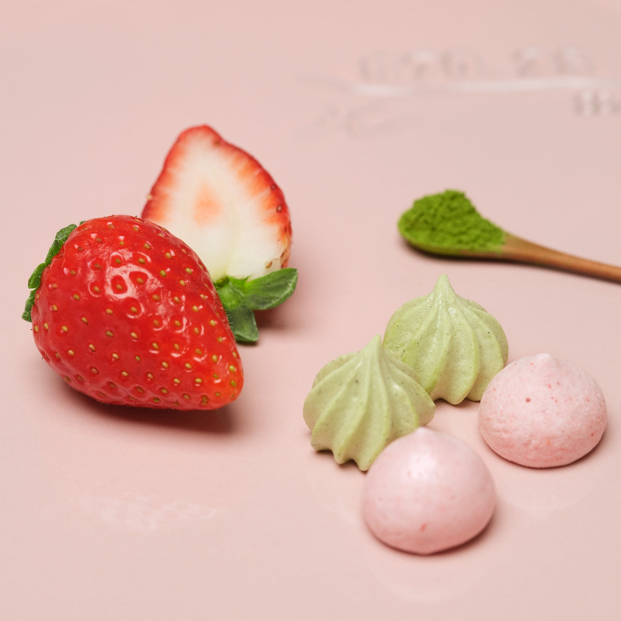 クリスマスカラーの「Cheesy Poche ストロベリー＆抹茶 」