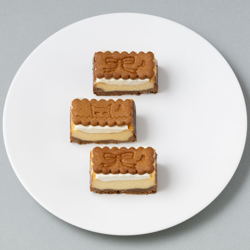 「季節のBISCAKE｜リボン」 3カット入り＜内訳＞リボン 1カット /ねこ 1カット/リボン 1カット